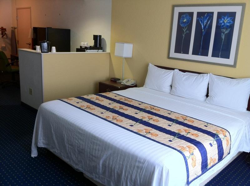 Studios And Suites 4 Less - Gum Road Chesapeake Chambre photo