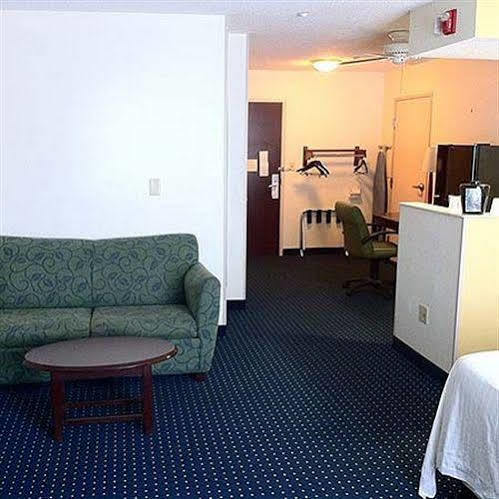 Studios And Suites 4 Less - Gum Road Chesapeake Extérieur photo