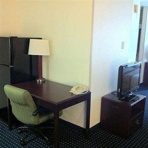 Studios And Suites 4 Less - Gum Road Chesapeake Extérieur photo
